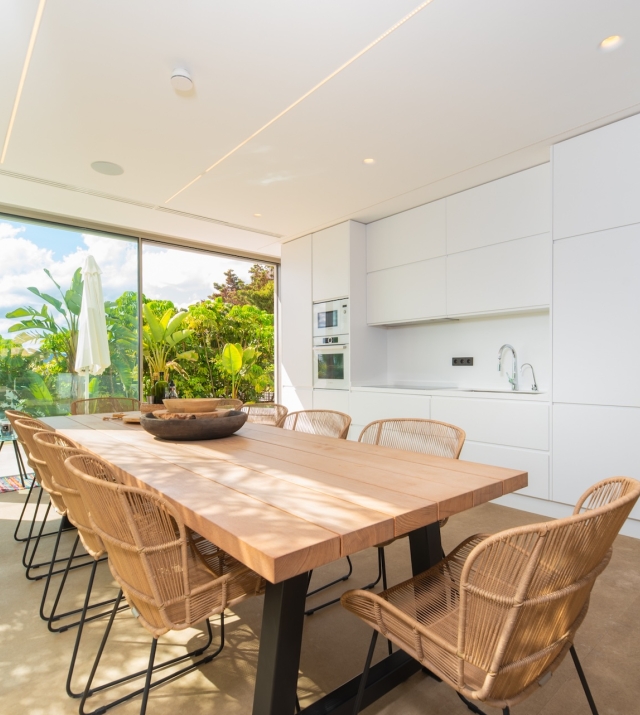 Resa Estates Ibiza sale villa Marlin vieuws kitchen 2.jpg